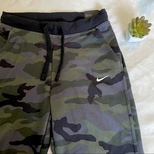 Nike Dri-Fit camouflage sweatpants- Women